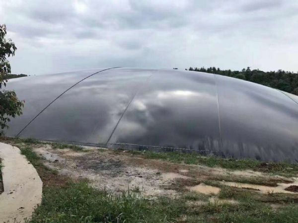 黑膜沼氣池用土工膜為什么價(jià)格差別這么大？